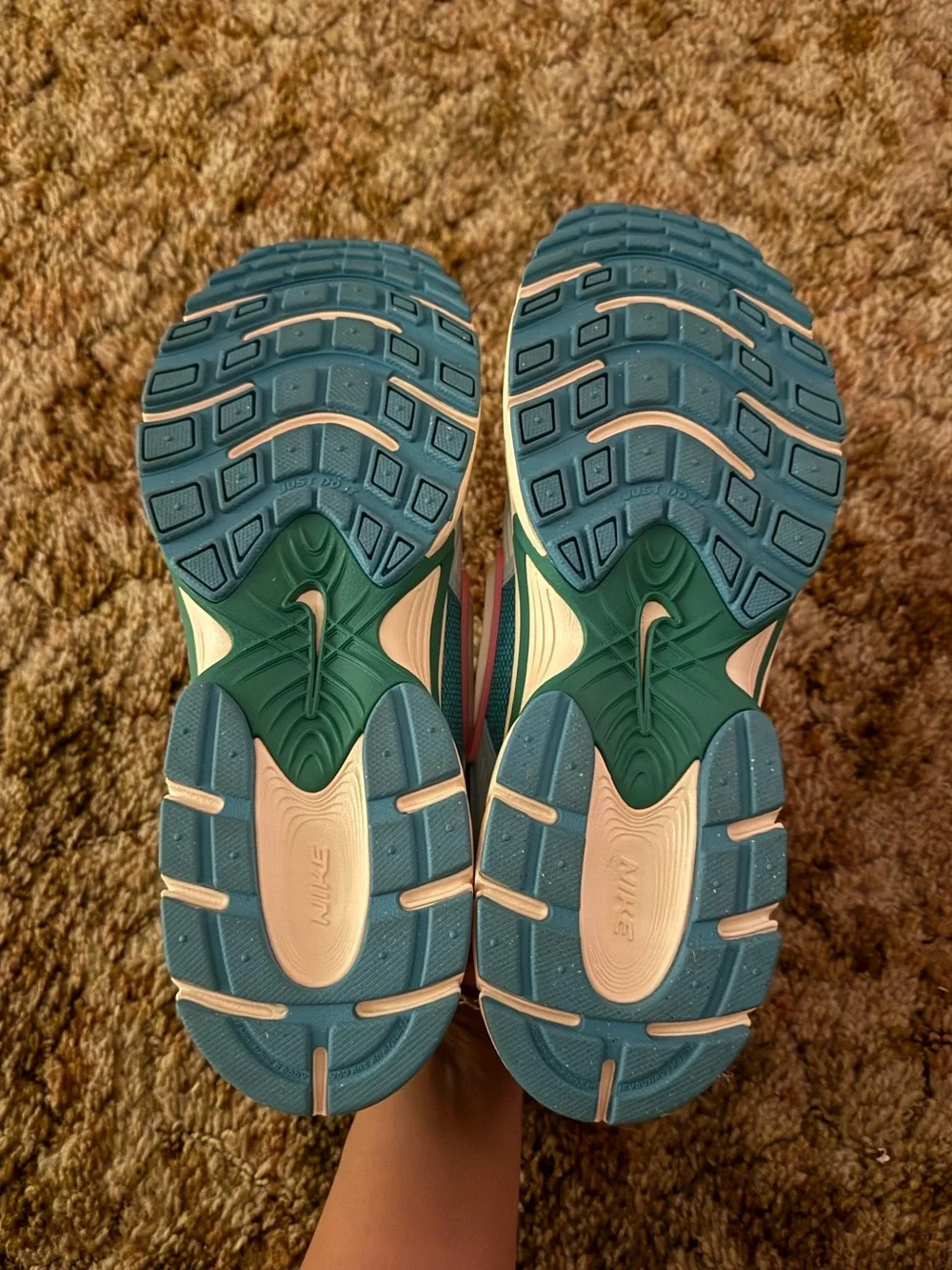 Nike V-5rn - Women’s Sneaker 11